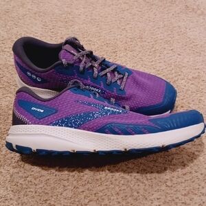 Brooks Divide 4 Purple and Blue Running Shoes Womrns Size 11
